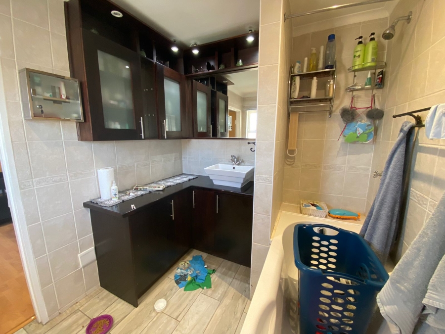 To Let 2 Bedroom Property for Rent in Table View Western Cape